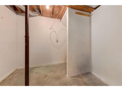 1720 Broadview Road Nw, Calgary, AB - Indoor Photo Showing Basement