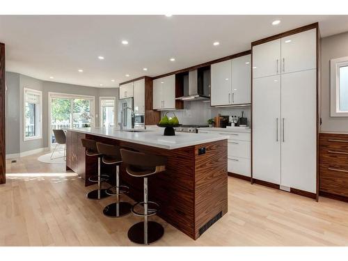 1720 Broadview Road Nw, Calgary, AB - Indoor Photo Showing Kitchen