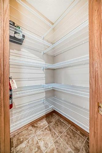 53 Hampstead Green Nw, Calgary, AB - Indoor With Storage