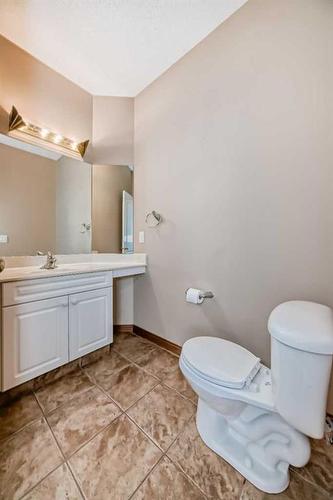 53 Hampstead Green Nw, Calgary, AB - Indoor Photo Showing Bathroom