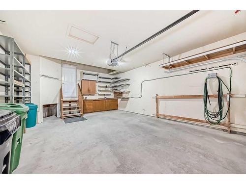 53 Hampstead Green Nw, Calgary, AB - Indoor Photo Showing Garage