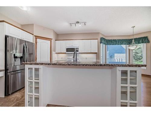 53 Hampstead Green Nw, Calgary, AB - Indoor Photo Showing Kitchen With Upgraded Kitchen