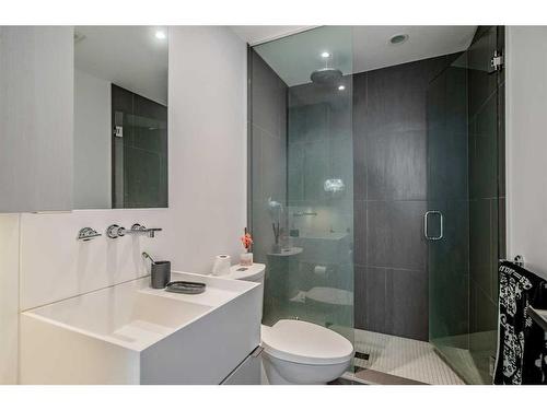 1204-615 6 Avenue Se, Calgary, AB - Indoor Photo Showing Bathroom