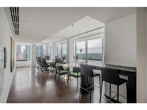 1204-615 6 Avenue Se, Calgary, AB - Indoor Photo Showing Dining Room