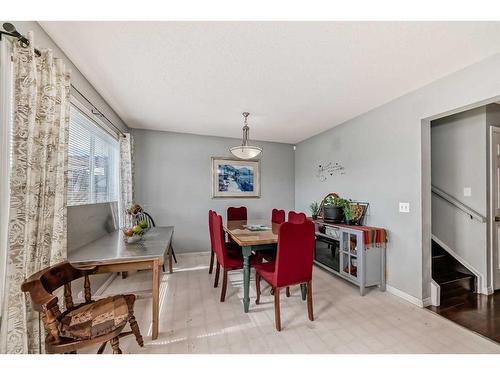 12 Hidden Valley Link Nw, Calgary, AB - Indoor Photo Showing Dining Room