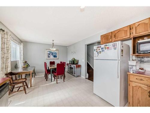 12 Hidden Valley Link Nw, Calgary, AB - Indoor Photo Showing Kitchen