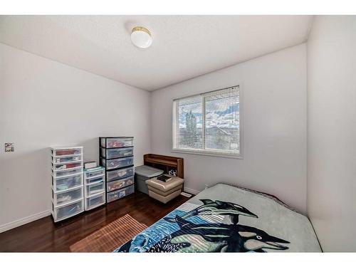 12 Hidden Valley Link Nw, Calgary, AB - Indoor Photo Showing Bedroom