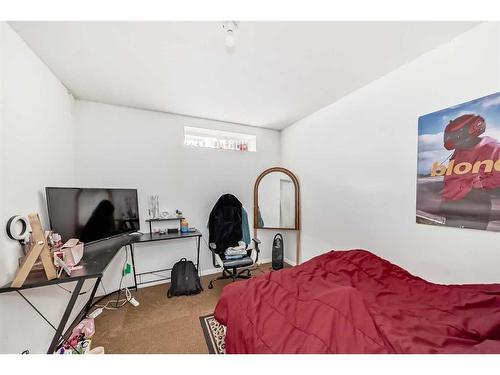 12 Hidden Valley Link Nw, Calgary, AB - Indoor Photo Showing Bedroom