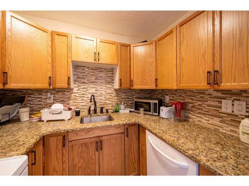 107A-5601 Dalton Drive Nw, Calgary, AB - Indoor Photo Showing Kitchen