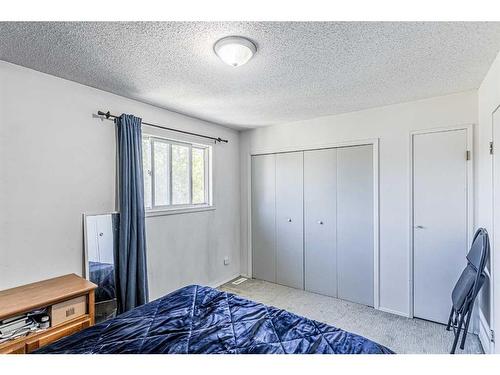 11-64 Whitnel Court Ne, Calgary, AB - Indoor Photo Showing Bedroom
