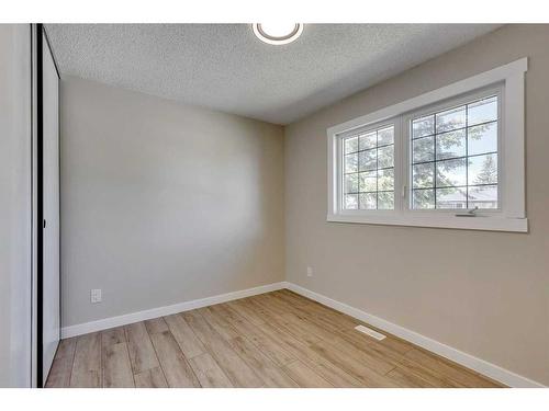 260 Penswood Way Se, Calgary, AB - Indoor Photo Showing Other Room