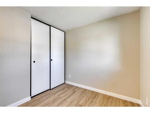 260 Penswood Way Se, Calgary, AB - Indoor Photo Showing Other Room