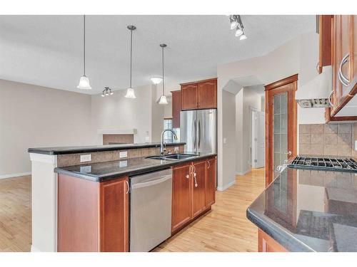 196 Panamount Circle Nw, Calgary, AB - Indoor Photo Showing Kitchen