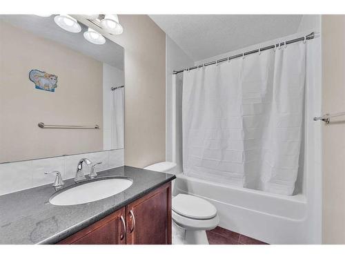 196 Panamount Circle Nw, Calgary, AB - Indoor Photo Showing Bathroom