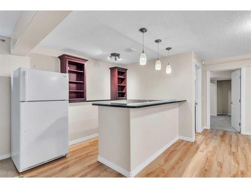 196 Panamount Circle Nw, Calgary, AB - Indoor Photo Showing Kitchen