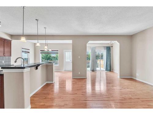 196 Panamount Circle Nw, Calgary, AB - Indoor Photo Showing Kitchen