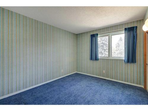 3220 Uplands Place Nw, Calgary, AB - Indoor Photo Showing Other Room