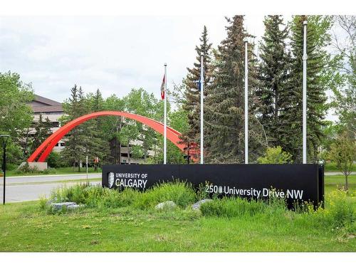 3220 Uplands Place Nw, Calgary, AB - Outdoor With View