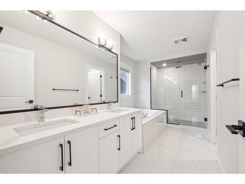 10 Highwood Drive, Okotoks, AB - Indoor Photo Showing Bathroom