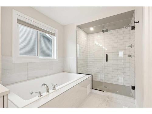 10 Highwood Drive, Okotoks, AB - Indoor Photo Showing Bathroom