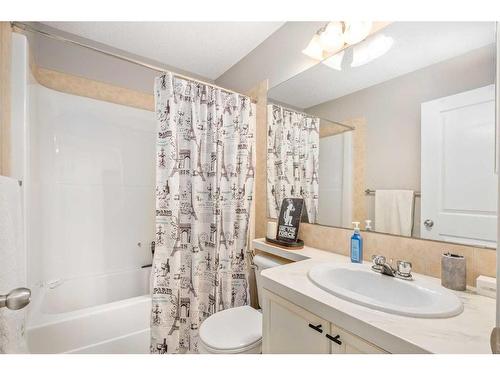 45 Auburn Bay Green Se, Calgary, AB - Indoor Photo Showing Bathroom