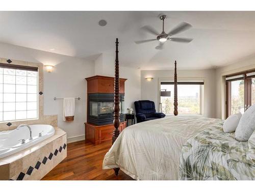 1827 11 Avenue Nw, Calgary, AB - Indoor Photo Showing Bathroom