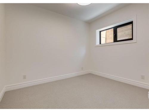 1417 3 Street Nw, Calgary, AB - Indoor Photo Showing Other Room