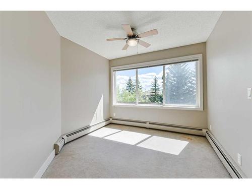 6-121 Village Heights Sw, Calgary, AB - Indoor Photo Showing Other Room