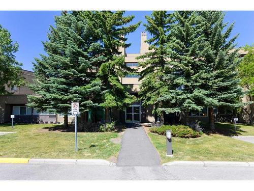 6-121 Village Heights Sw, Calgary, AB - Outdoor