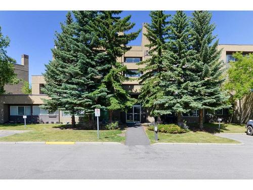 6-121 Village Heights Sw, Calgary, AB - Outdoor