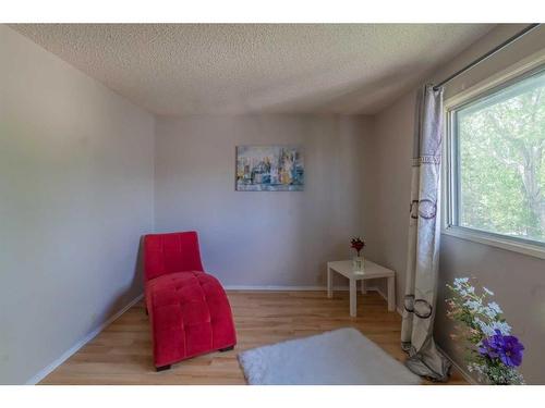 17 Bernard Drive Nw, Calgary, AB - Indoor