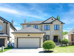 86 Strathlea Place SW Calgary, AB T3H 4T5