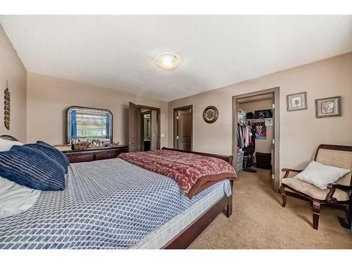 156 Saddlebrook Circle Ne, Calgary, AB - Indoor Photo Showing Bedroom