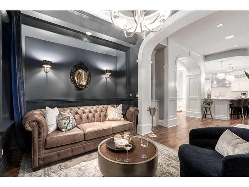 7 Timberline Gate Sw, Calgary, AB - Indoor Photo Showing Living Room