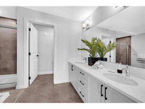 55 Amblehurst Link Nw, Calgary, AB - Indoor Photo Showing Bathroom