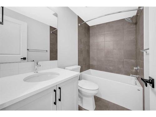 55 Amblehurst Link Nw, Calgary, AB - Indoor Photo Showing Bathroom
