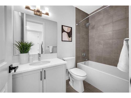 55 Amblehurst Link Nw, Calgary, AB - Indoor Photo Showing Bathroom