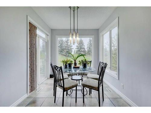 4670 Hamptons Way Nw, Calgary, AB - Indoor Photo Showing Dining Room