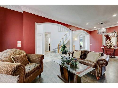 4670 Hamptons Way Nw, Calgary, AB - Indoor Photo Showing Living Room