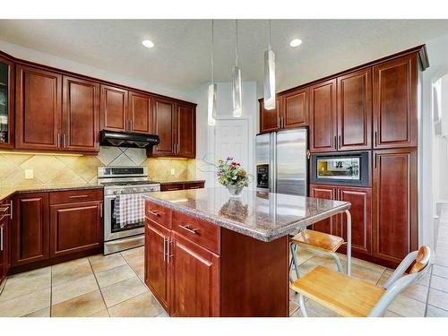 4670 Hamptons Way Nw, Calgary, AB - Indoor Photo Showing Kitchen