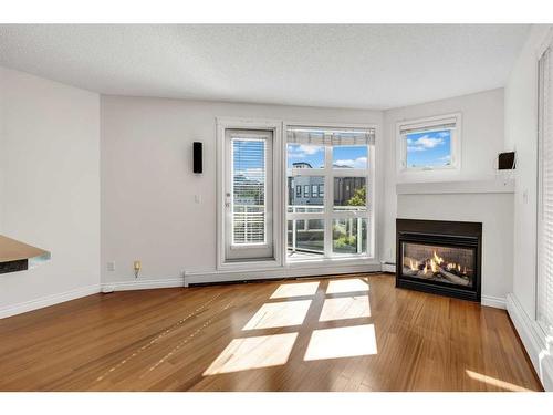 401-716 5 Street Ne, Calgary, AB - Indoor Photo Showing Kitchen