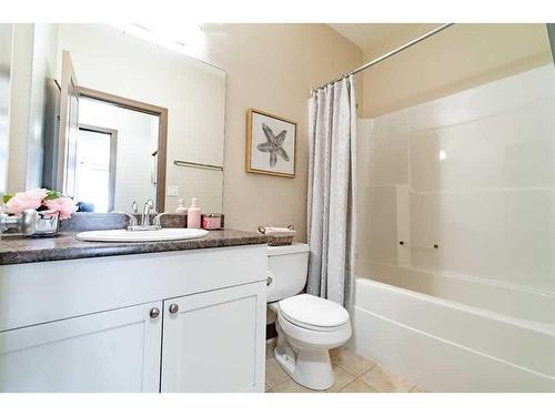 213 Blue Jay Road, Fort Mcmurray, AB - Indoor Photo Showing Bathroom