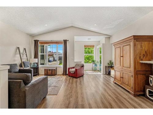 1338 New Brighton Park Se, Calgary, AB - Indoor Photo Showing Living Room