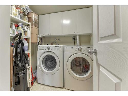 807-320 Meredith Road Ne, Calgary, AB - Indoor Photo Showing Laundry Room