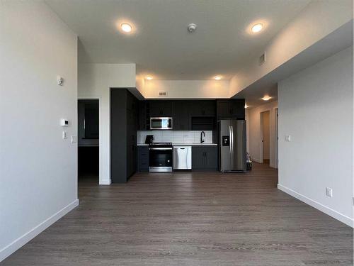 629-3932 University Avenue Nw, Calgary, AB - Indoor Photo Showing Kitchen