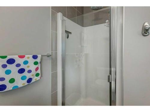 90 Nolan Hill Drive Nw, Calgary, AB - Indoor Photo Showing Bathroom