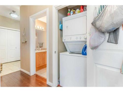 102-8 Prestwick Pond Terrace Se, Calgary, AB - Indoor Photo Showing Laundry Room