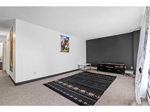 202-515 57 Avenue Sw, Calgary, AB - Indoor Photo Showing Other Room