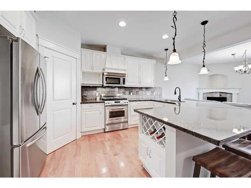 2410 7 Avenue Nw, Calgary, AB - Indoor Photo Showing Kitchen With Upgraded Kitchen