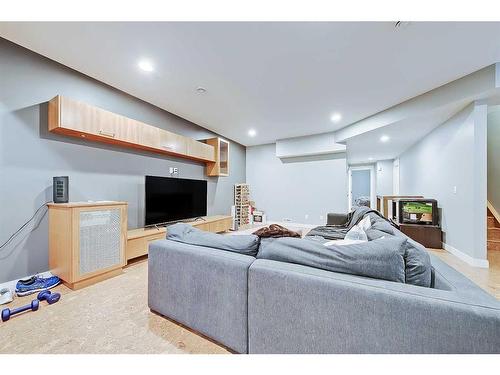 2410 7 Avenue Nw, Calgary, AB - Indoor